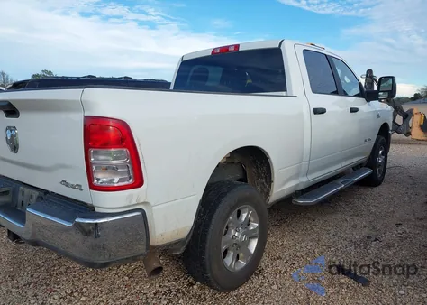 2024 Ram 2500 Big Horn 4X4 6'4 Box z USA, uszkodzony, nr VIN 3C6UR5DL5RG340236